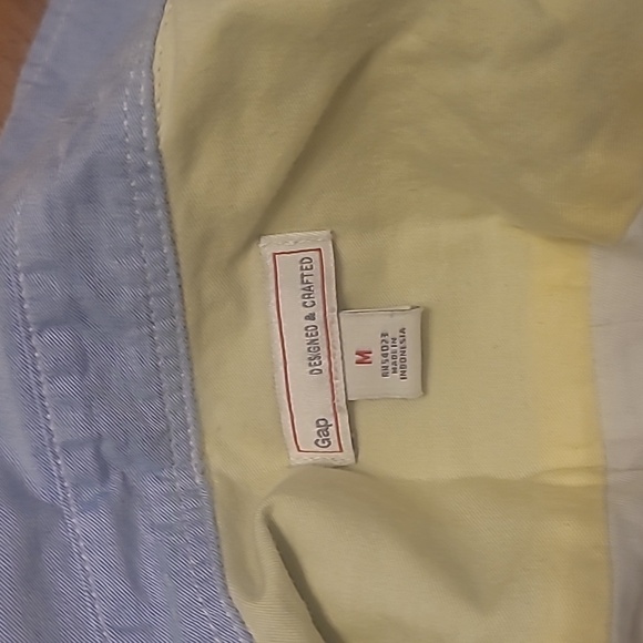 GAP button down shirt - Picture 3 of 3